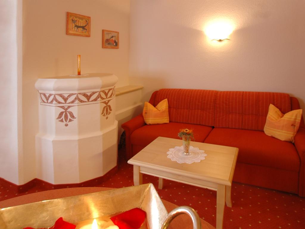 Hotel Garni Romantika Serfaus Room photo